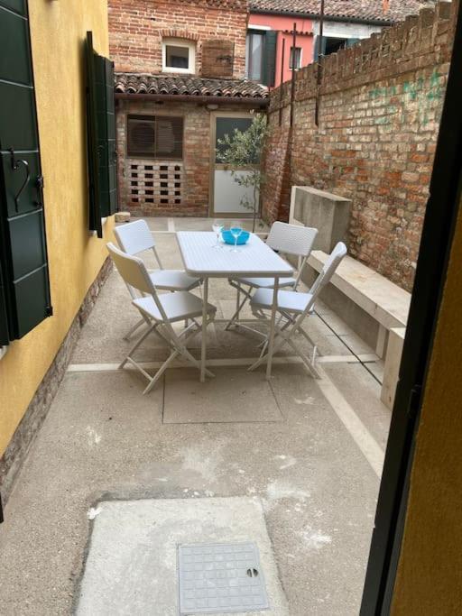 Appartamento Tre Archi Con Corte Privata Венеция Экстерьер фото