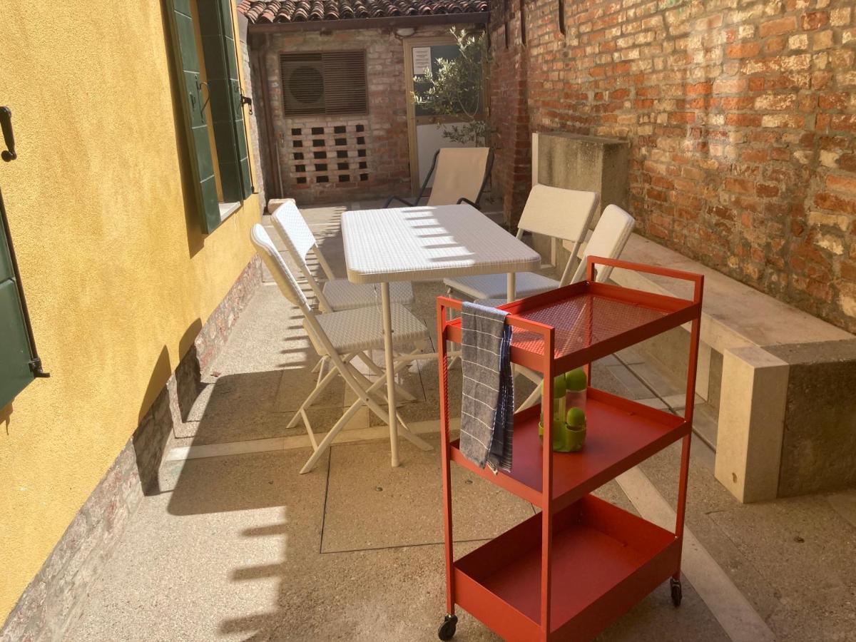Appartamento Tre Archi Con Corte Privata Венеция Экстерьер фото